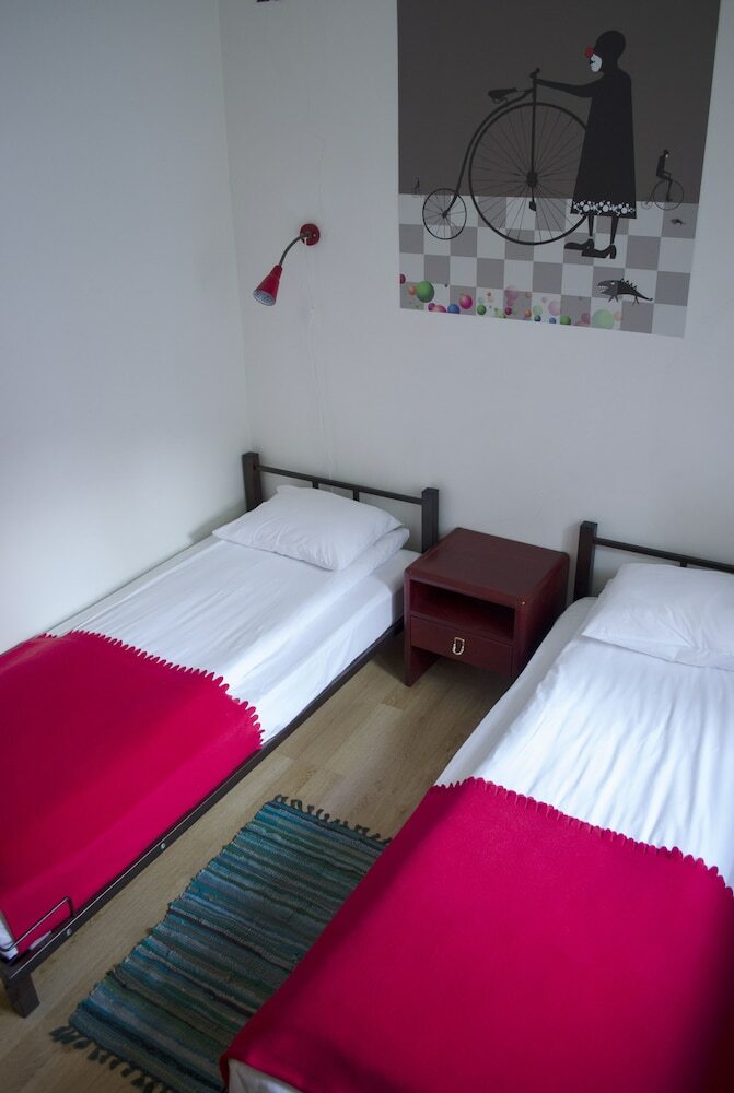 Hostal Red Nose - Hostel