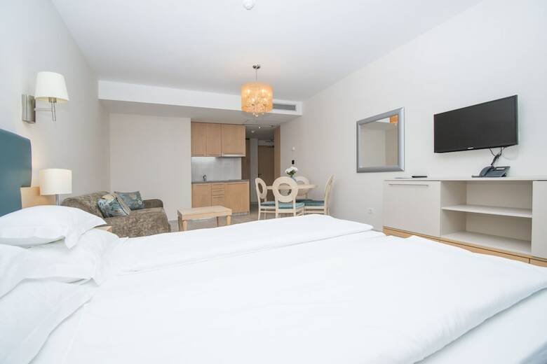 Aparthotel Flora
