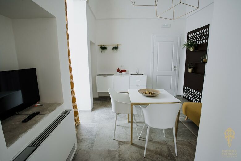 Bed & Breakfast Dimora Pirrelli - Suites & Spa