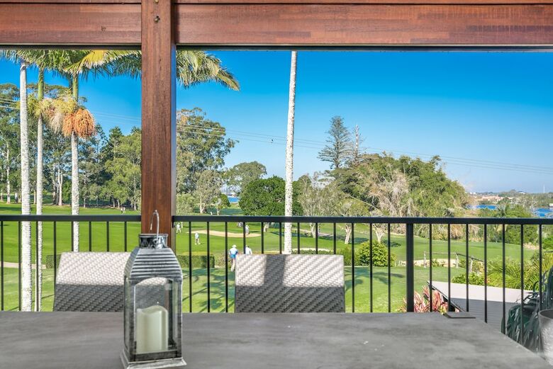 Hostal River Links