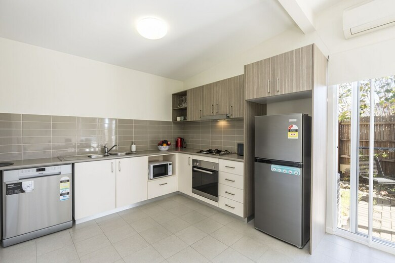 2 Bedroom With Parking Near Central Cessnock