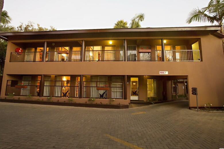 Col-john Hotel