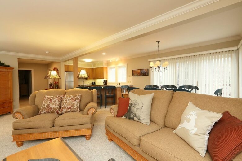 Upscale 3br Topnotch Overlook
