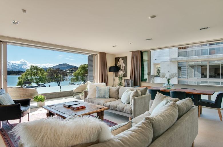 Ardmore Street Luxury Apartment