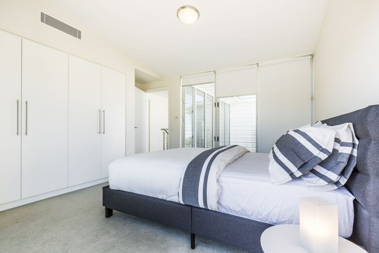 Sydney Seaside Contemporary Executive Living