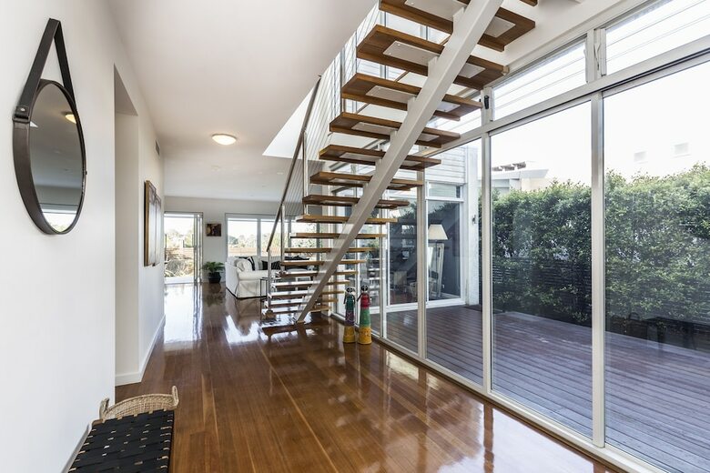 Sydney Seaside Contemporary Executive Living