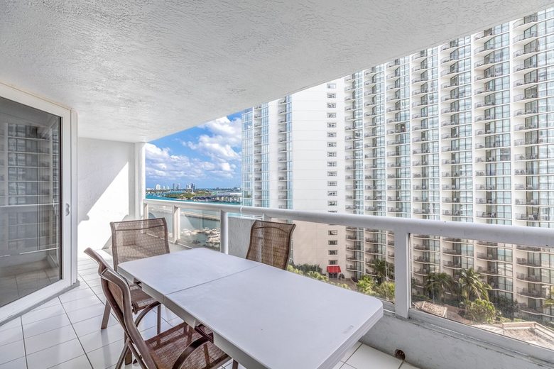 Apartamentos Ocean Breeze And Emerald Water