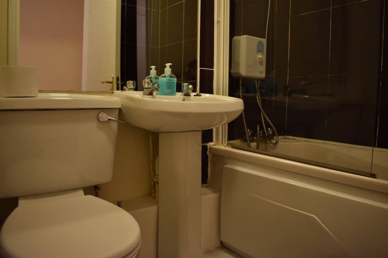 Bright 2 Bedroom Apartment With Balcony In City Centre