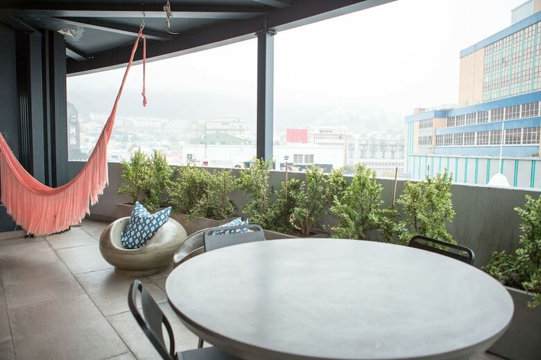 Cartel House Hotel On Loop