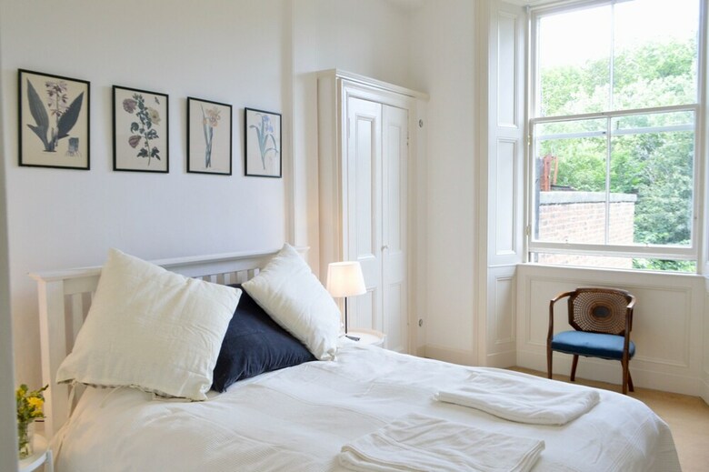 Bright 2 Bedroom Dalry Apartment