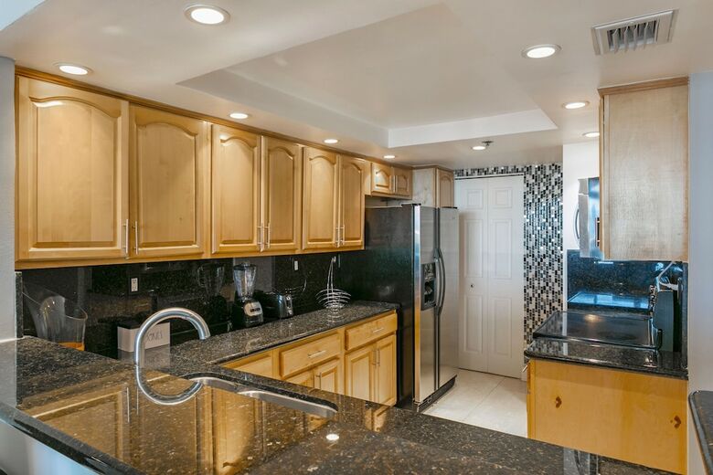 Apartamentos Bayfront Gem With Balcony And Pool
