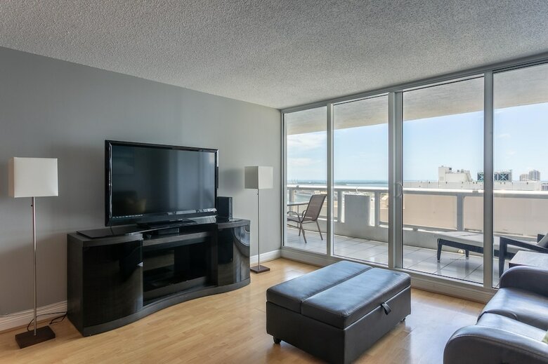 Apartamentos Bayfront Gem With Balcony And Pool