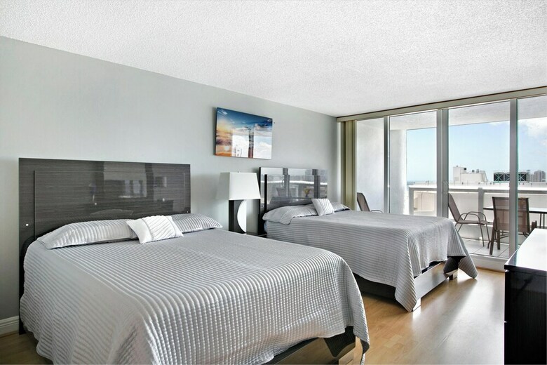 Apartamentos Bayfront Gem With Balcony And Pool