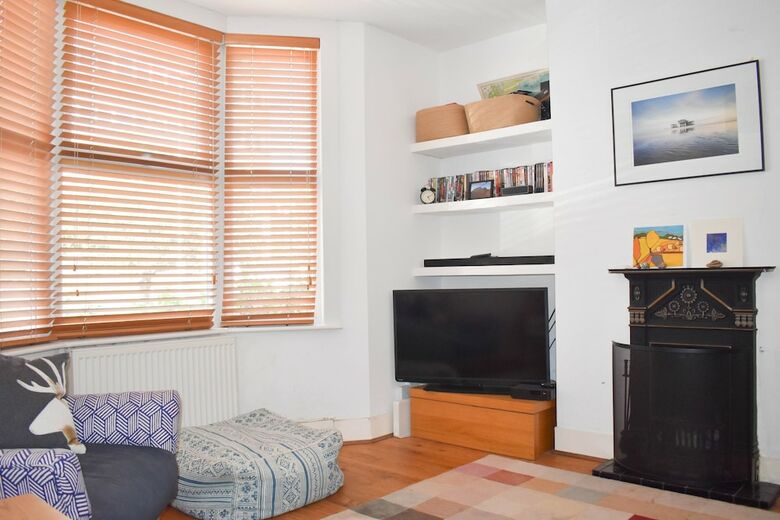 Apartamentos Cosy 1 Bedroom Modern Maisonette With Summertime Balcony