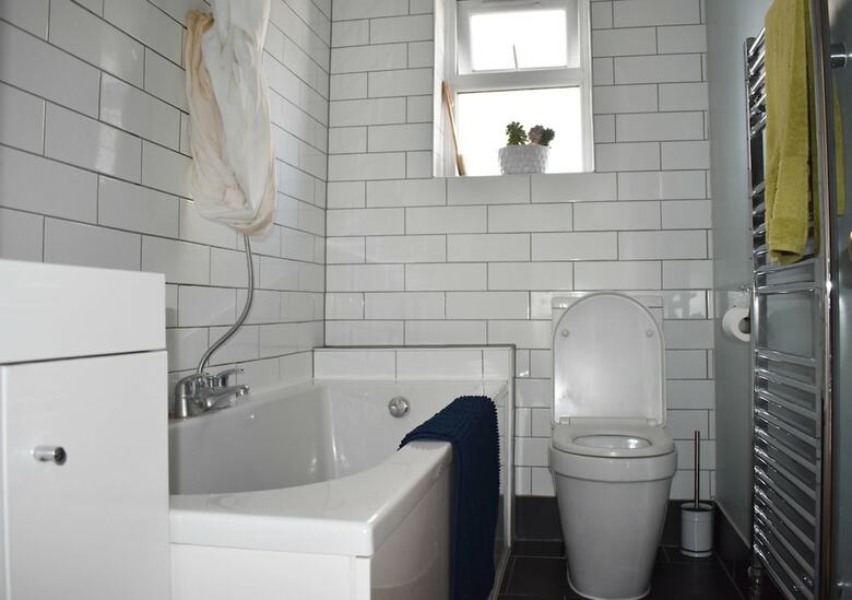 Apartamentos Cosy 1 Bedroom Modern Maisonette With Summertime Balcony