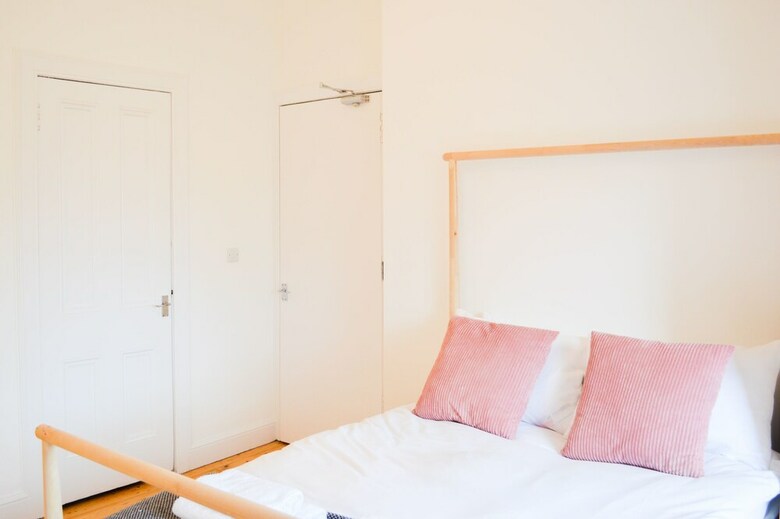 Apartamentos Contemporary 1 Bedroom Edinburgh Flat