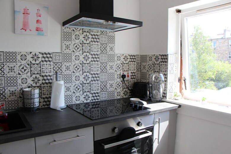 Gorgeous Newly Renovated 2 Bedroom Apartment