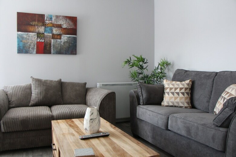 Gorgeous Newly Renovated 2 Bedroom Apartment