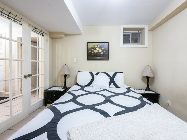 Cosy 2 Bedroom Apartment Near Corso Italia