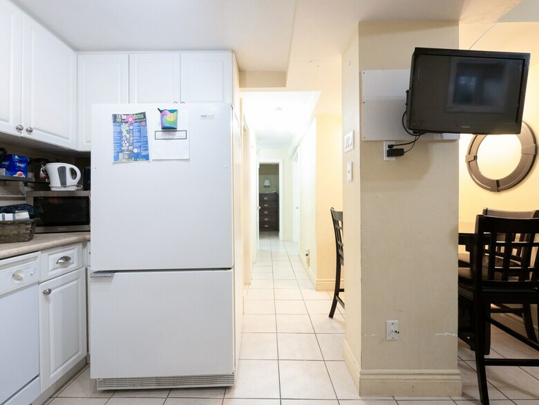 Cosy 2 Bedroom Apartment Near Corso Italia