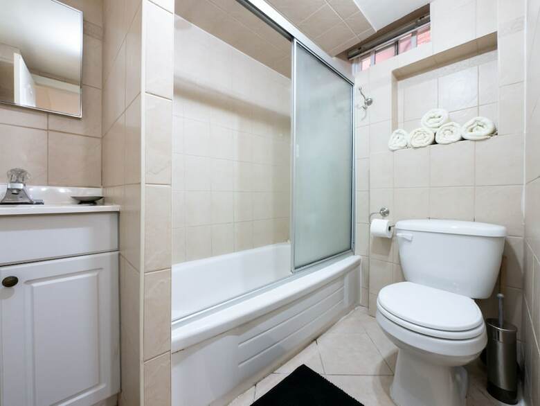 Cosy 2 Bedroom Apartment Near Corso Italia