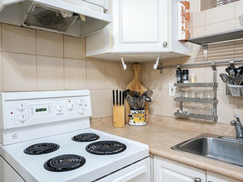 Cosy 2 Bedroom Apartment Near Corso Italia