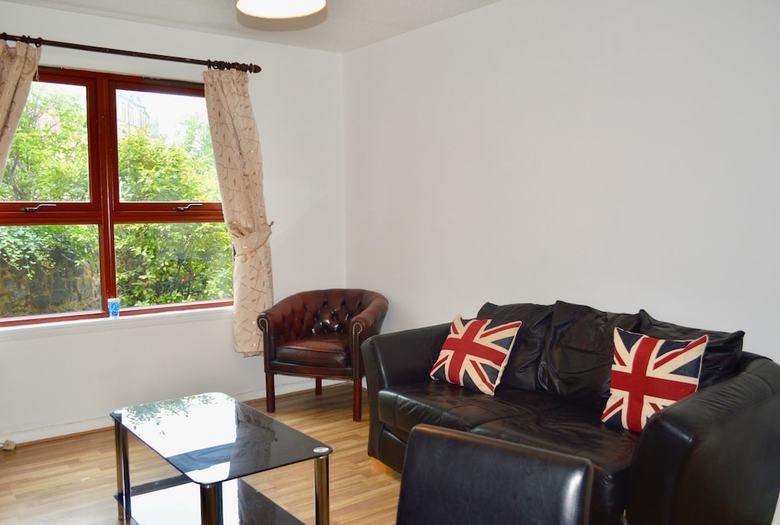 Apartamentos Spacious 2 Bedroom Ground Floor Flat In Leith