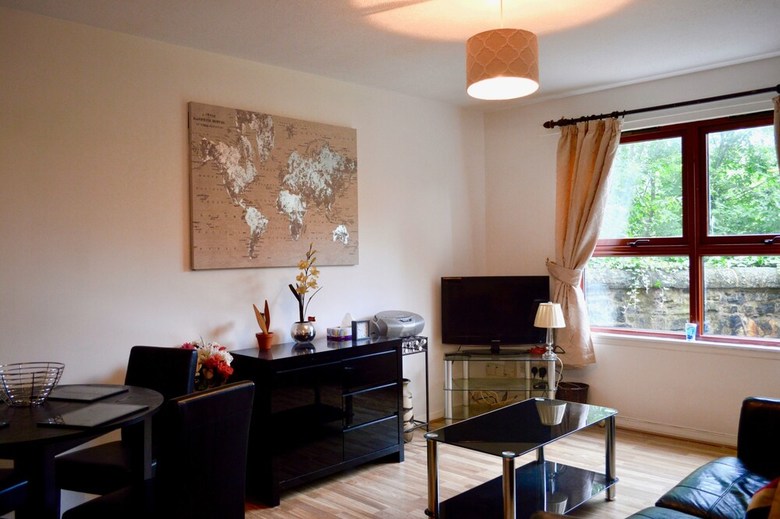 Apartamentos Spacious 2 Bedroom Ground Floor Flat In Leith