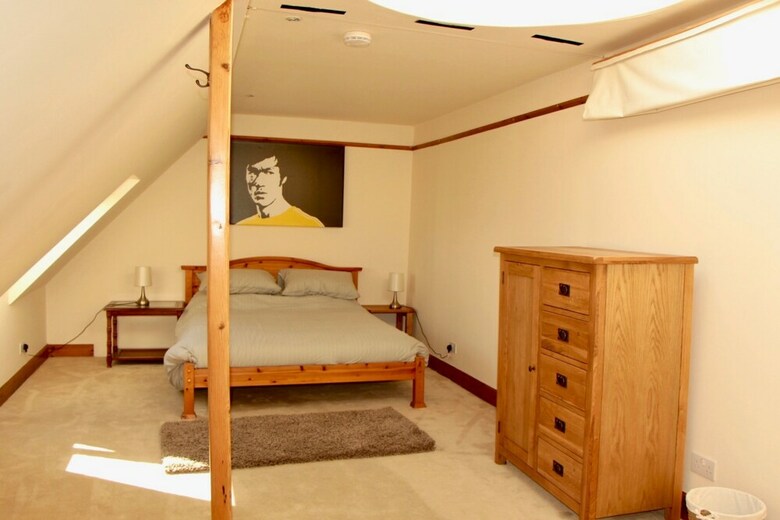 Apartamentos Homely 3 Bedroom Flat With Castle Views