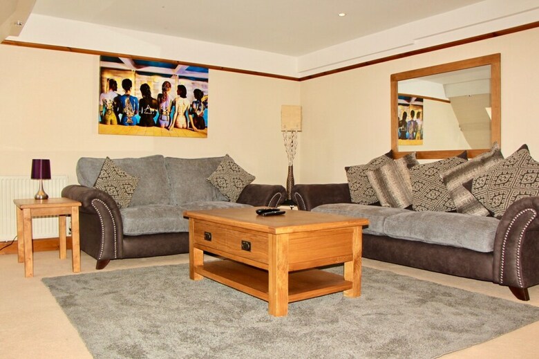 Apartamentos Homely 3 Bedroom Flat With Castle Views