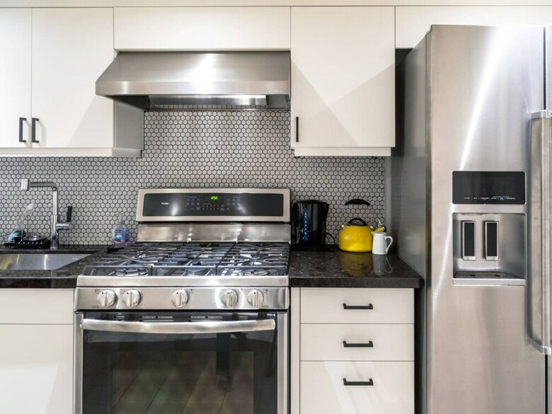Modern 1 Bedroom Apartment In Palmerston Village