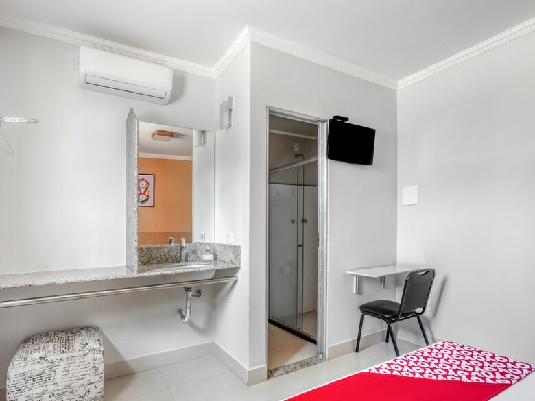Oyo Hotel Economy