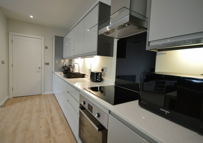 New Modern 2 Bedroom Bedminster Apartment