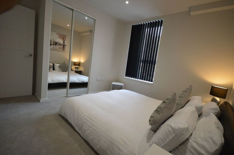 New Modern 2 Bedroom Bedminster Apartment