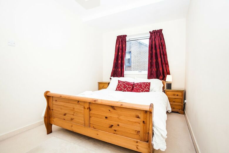 Quiet 3 Bedroom Apartment With Stunning Views