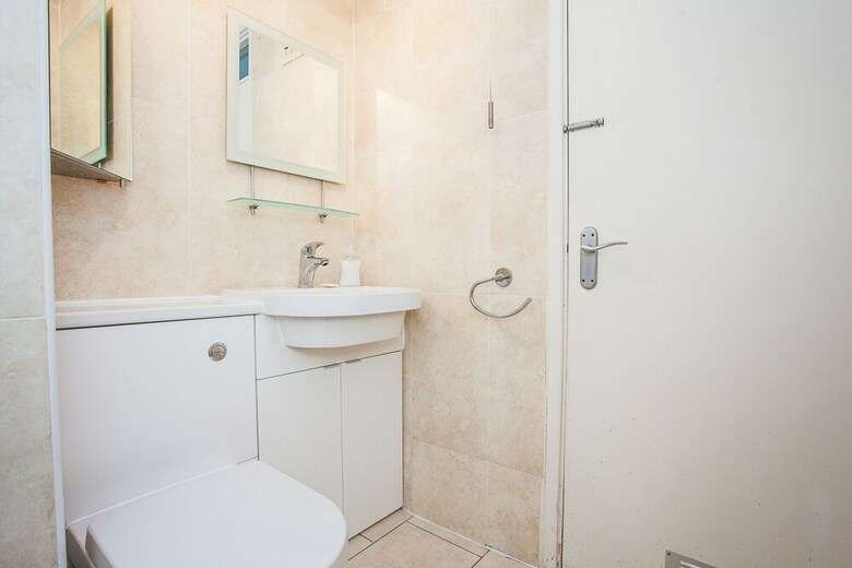 Quiet 3 Bedroom Apartment With Stunning Views
