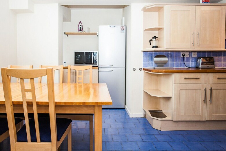 Quiet 3 Bedroom Apartment With Stunning Views