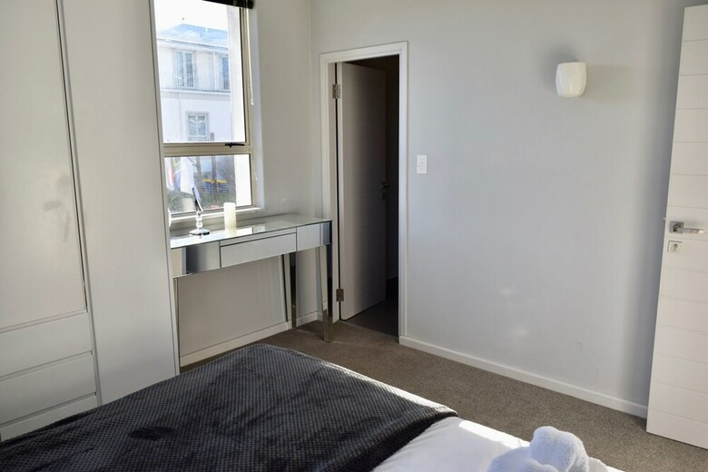 Private Apartment At Ports Edge