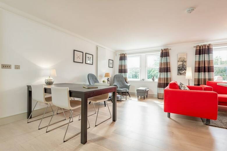Kinness House Luxury Apartment