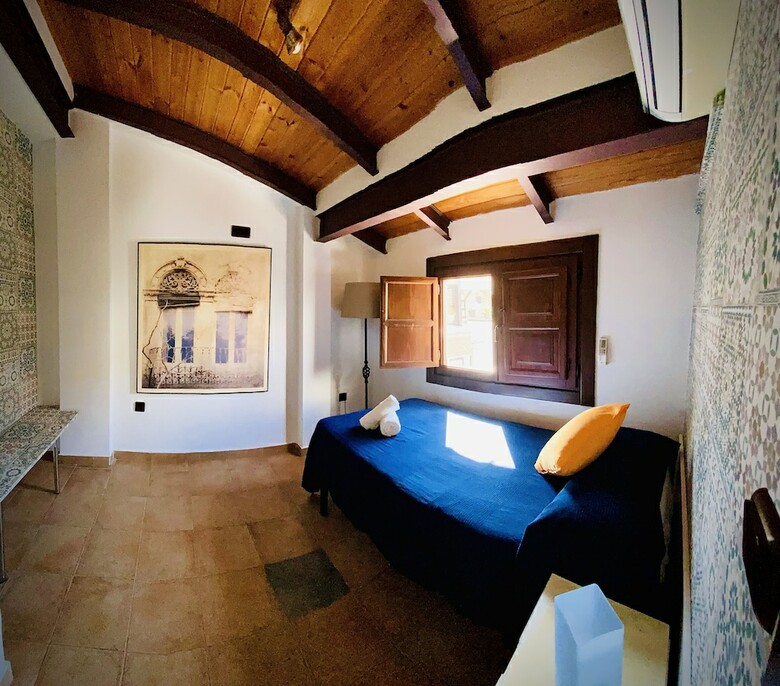 Arab House D�oro Alhambra Center