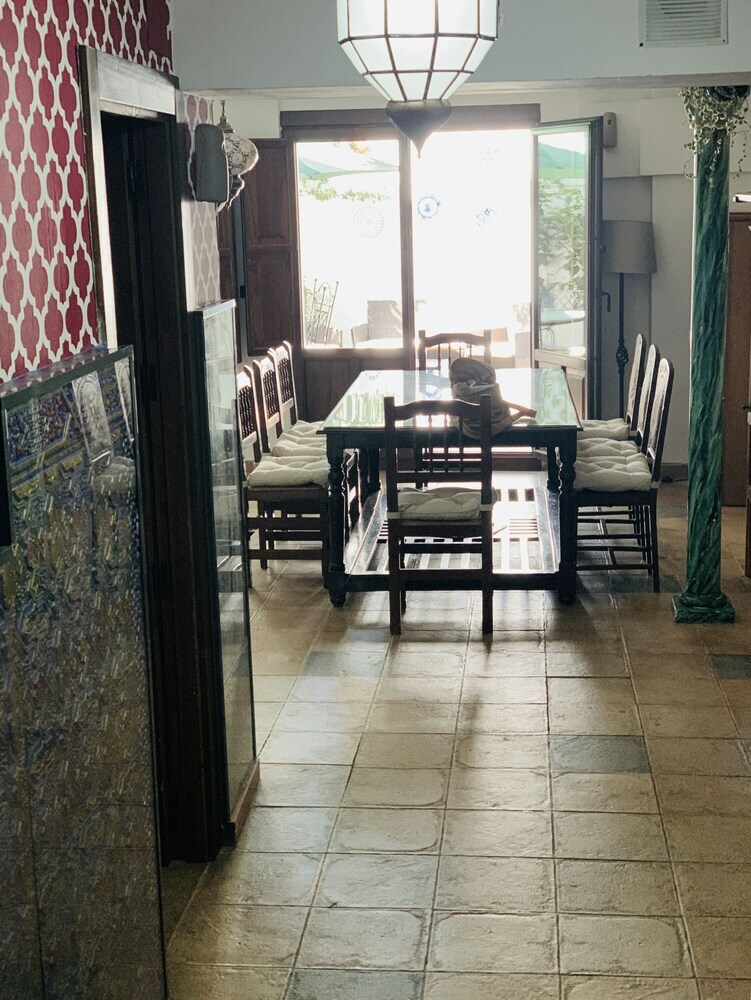 Arab House D�oro Alhambra Center