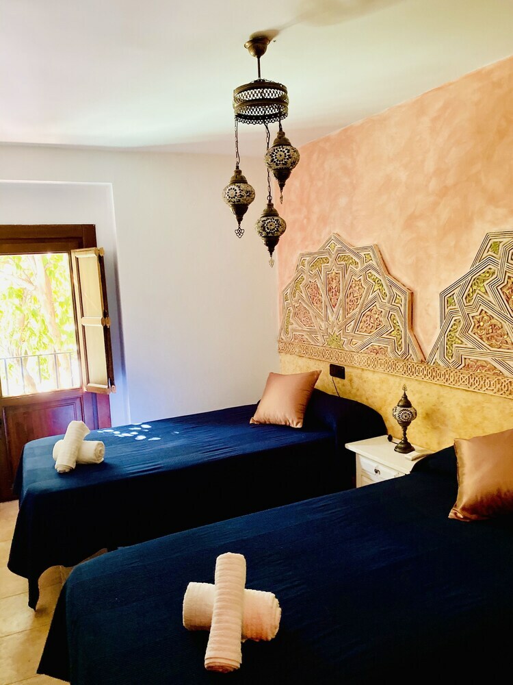 Arab House D�oro Alhambra Center