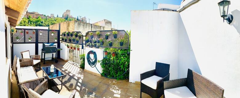 Arab House D�oro Alhambra Center
