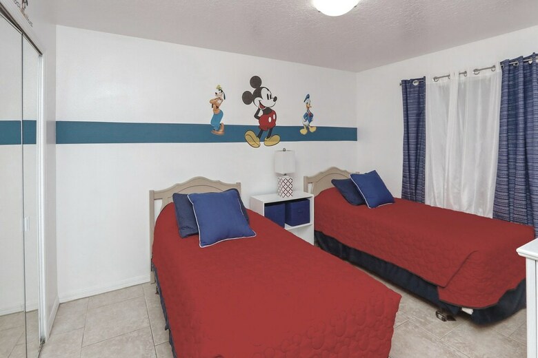 Near Disney - The Three Mouseketeers