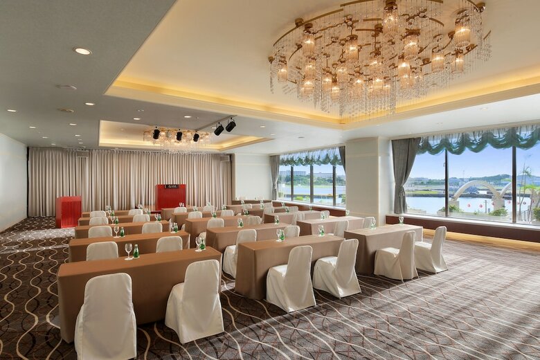 Hotel Loisir Spa Tower Naha