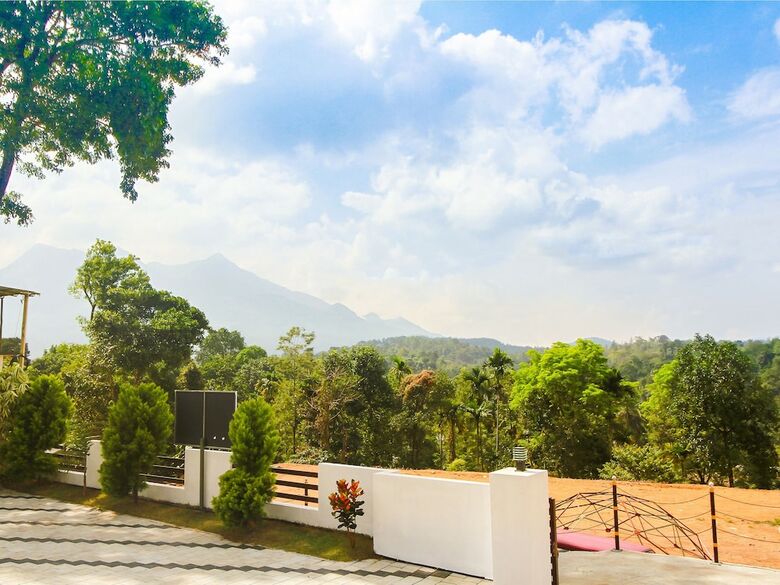 Hostal Adona Residency