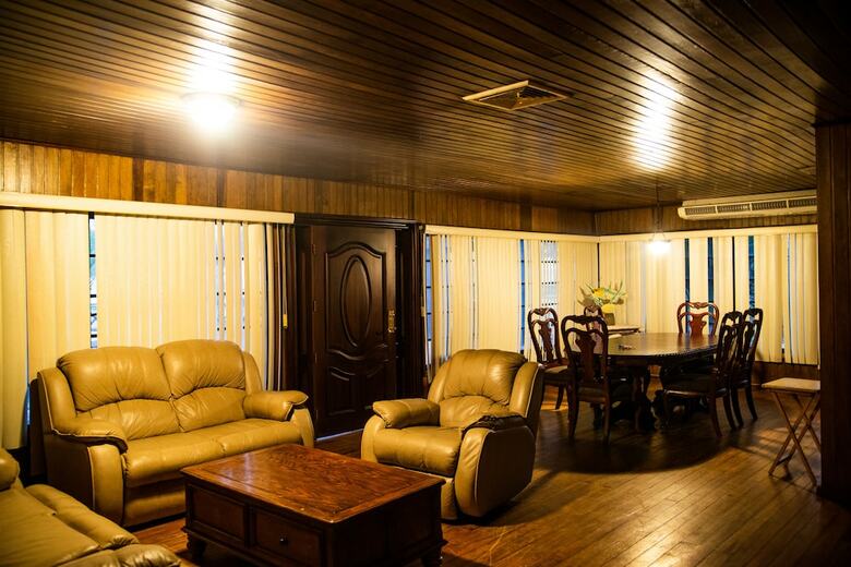 Villa Tela Beach House 1
