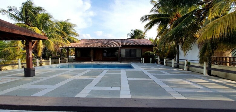 Villa Tela Beach House 1