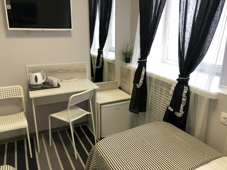 L-hotel