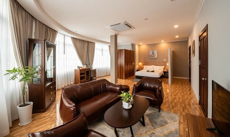 One Vientiane Hotel & Restaurant